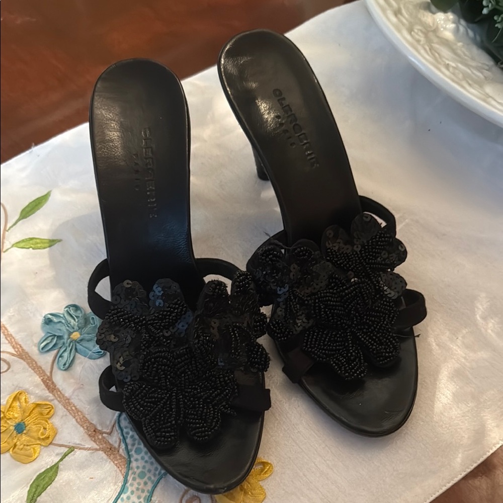 Robert Clergerie Black Heeled Sandals with Ruffle Detail